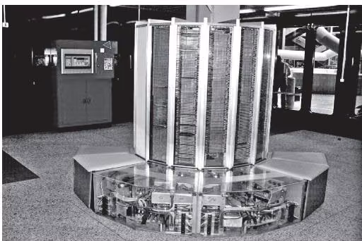 图13-13 Cray-1